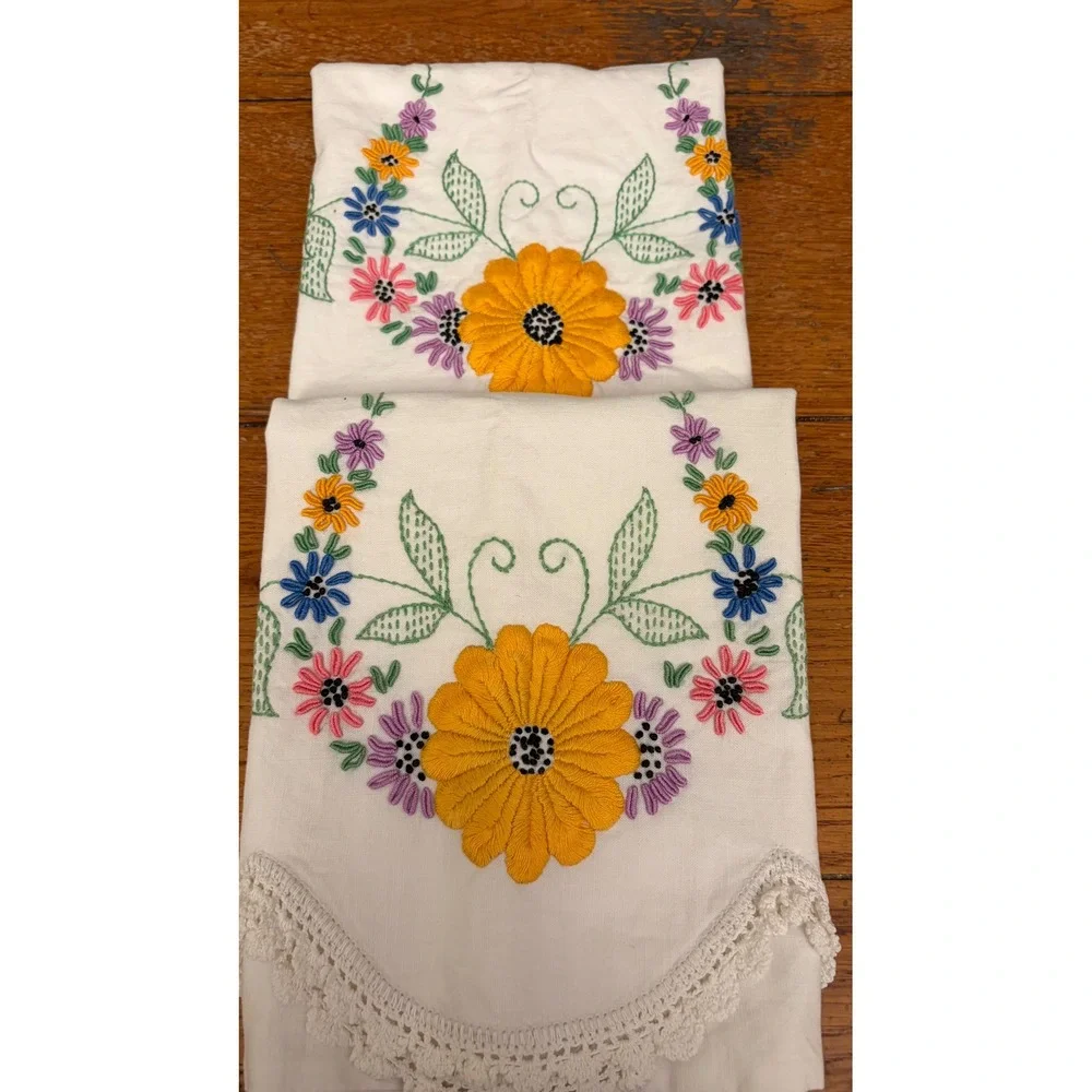 Vtg Hand Embroidered Floral Pillowcases Crochet Lace Pair 17x34